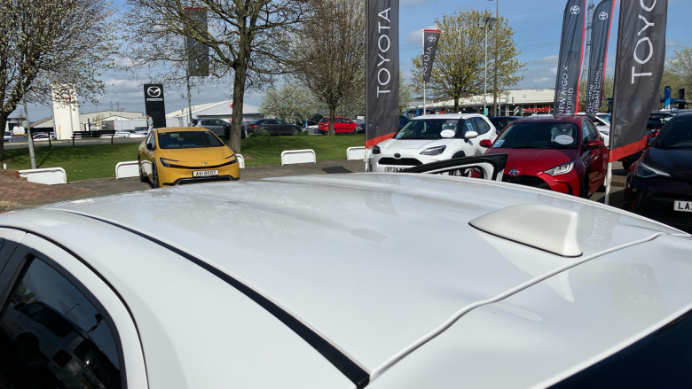 Toyota Yaris 1.5 Hybrid Design 5dr CVT Hybrid Hatchback